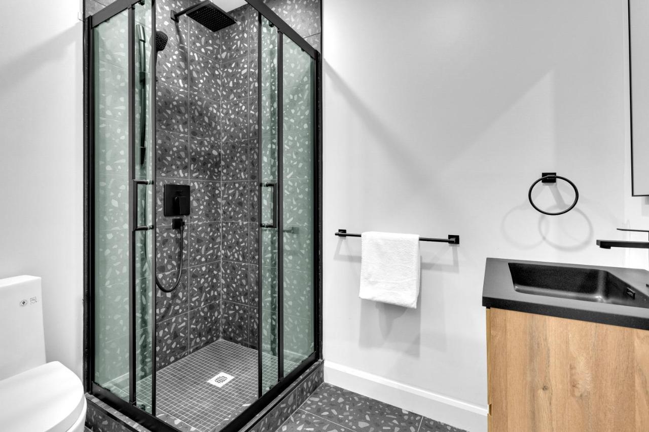Deluxe Suites Downtown Montreal Luaran gambar
