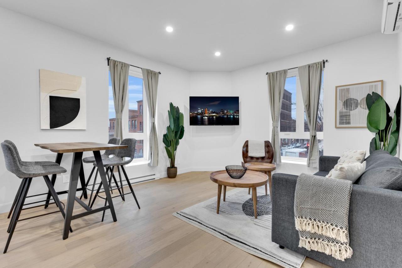 Deluxe Suites Downtown Montreal Luaran gambar